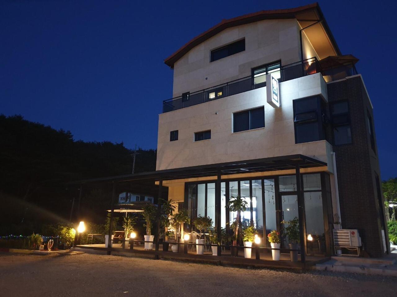 Hotel Gosung Shine House Goseong  Zewnętrze zdjęcie